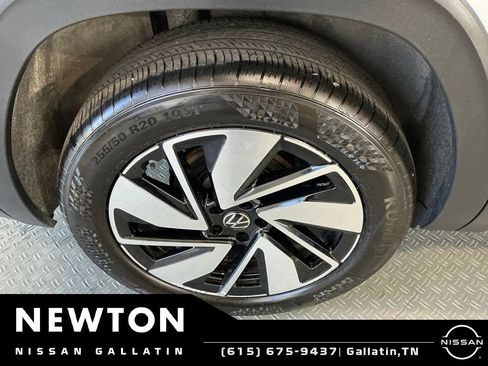 Used 2025 Volkswagen Atlas SE FWD image 65