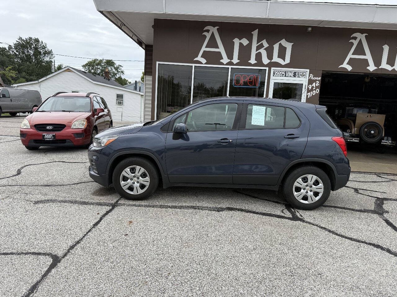 Used 2018 Chevrolet Trax LS FWD image 6
