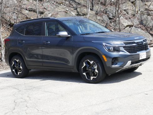 Certified 2025 Kia Seltos S AWD/4WD image 8