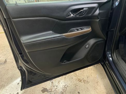 Used 2018 GMC Acadia SLE FWD image 14