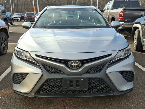 Used 2018 Toyota Camry L image 2