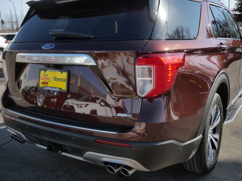 Used 2020 Ford Explorer Platinum image 18