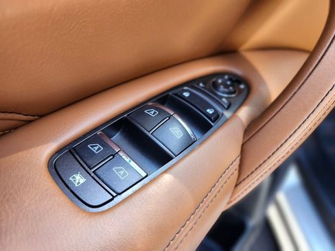 Used 2024 INFINITI QX80 Sensory AWD/4WD image 17