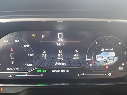 Used 2024 GMC Yukon SLT w/ SLT Luxury Package image 27