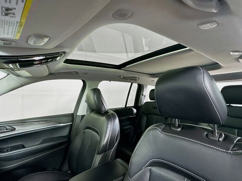 Used 2022 Jeep Grand Cherokee Limited 4xe w/ Luxury Tech Group II image 26