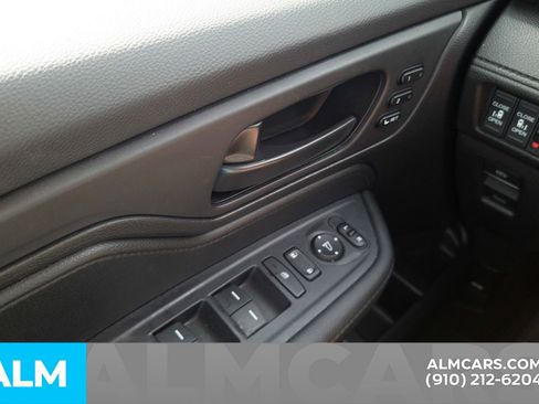 Used 2025 Honda Odyssey Sport-L image 13