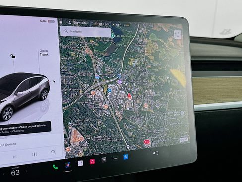 Used 2023 Tesla Model Y Long Range image 21