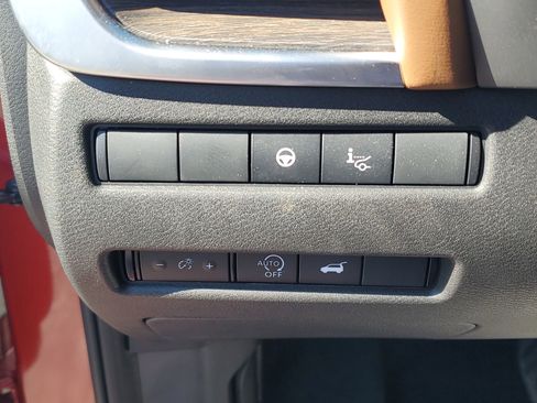 Certified 2025 Nissan Rogue Platinum w/ Tech Package image 26