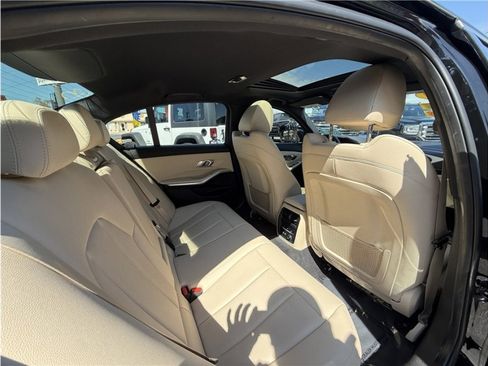 Used 2019 BMW 330i Sedan w/ Premium Package image 26