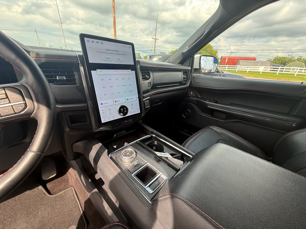Used 2022 Ford Expedition Limited RWD image 17