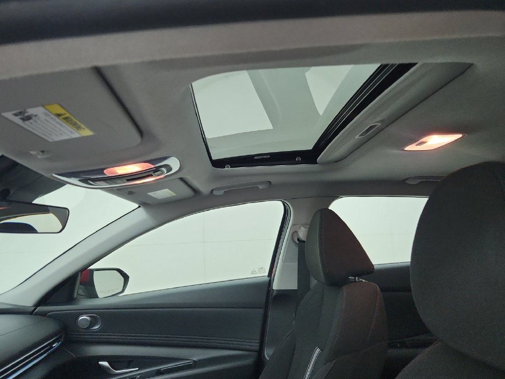 Used 2025 Hyundai Elantra SEL FWD image 33