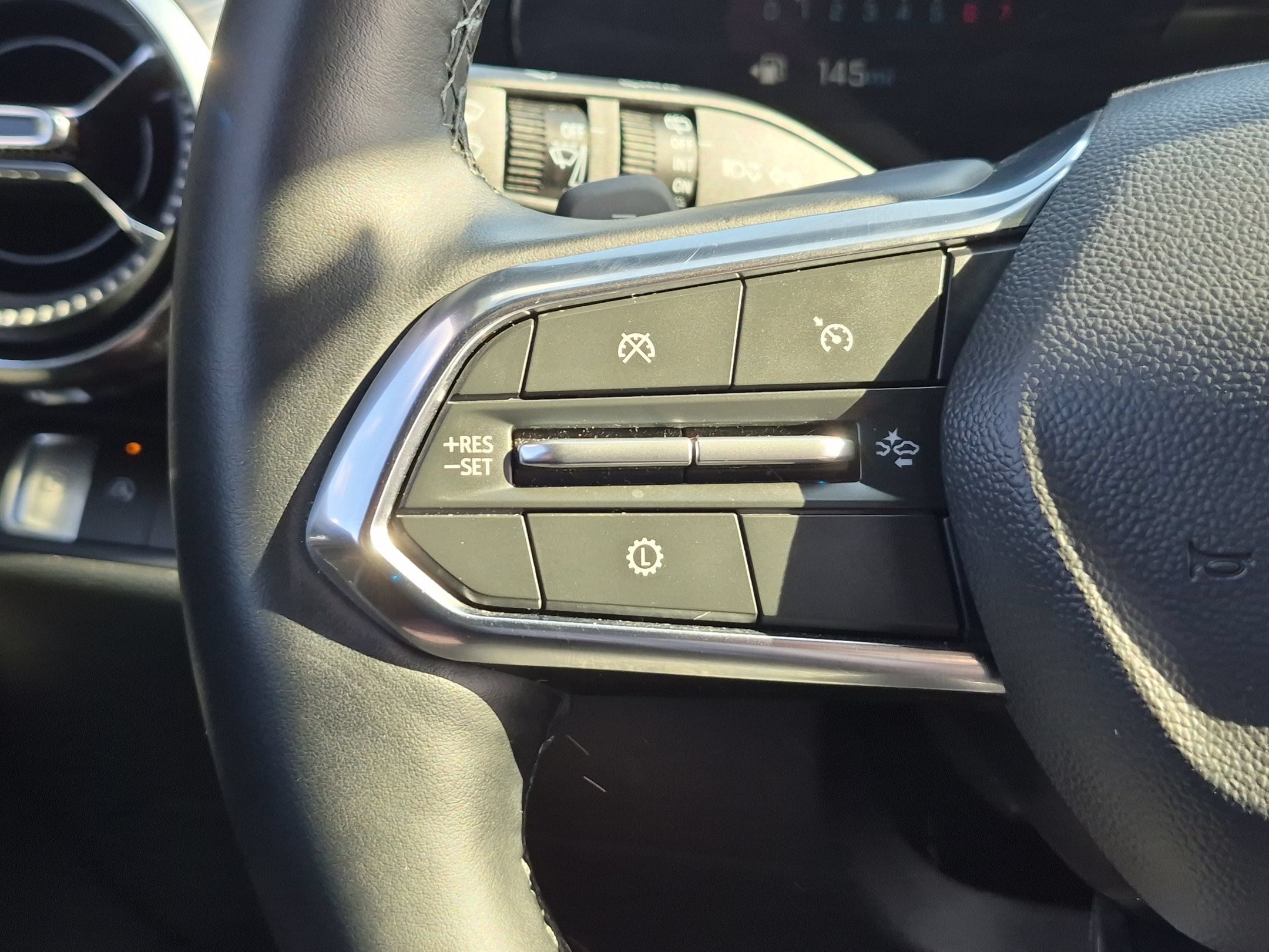 Used 2026 Chevrolet Equinox LT FWD image 16