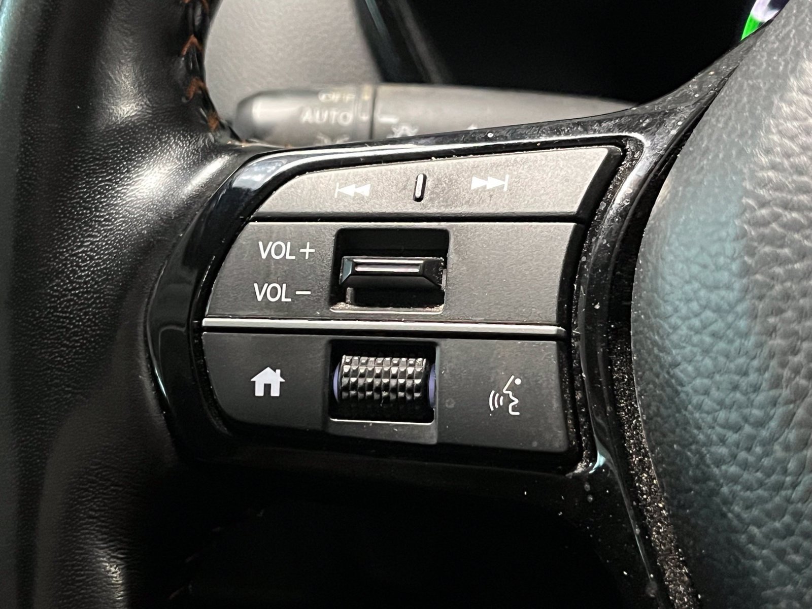 Used 2025 Honda CR-V Sport Touring image 31