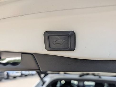 Used 2022 Toyota RAV4 XSE AWD/4WD image 30