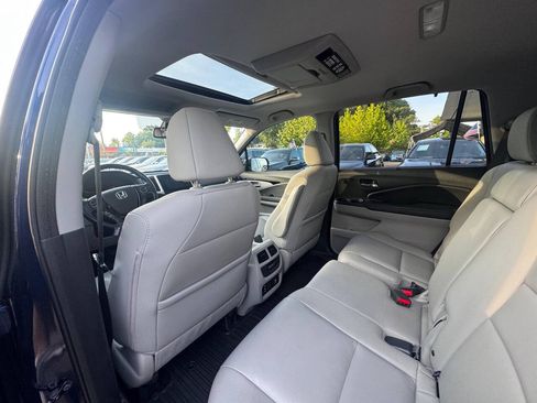 Used 2016 Honda Pilot Touring image 12