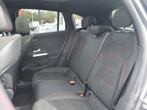 Certified 2025 Mercedes-Benz GLA 250 image 32