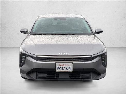 Used 2025 Kia K4 LXS image 2