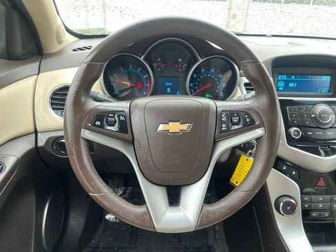 Used 2011 Chevrolet Cruze LT image 20
