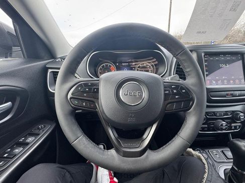 Used 2022 Jeep Cherokee Trailhawk w/ Comfort/Convenience Group image 12