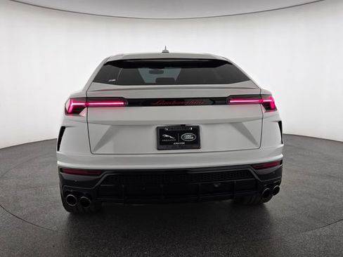 Used 2022 Lamborghini Urus AWD/4WD image 7