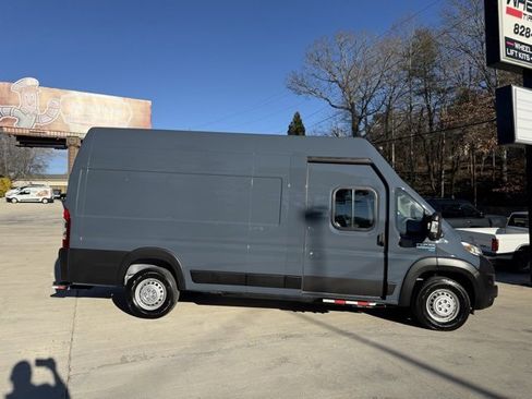 Used 2024 RAM ProMaster 3500 image 3