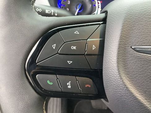 Used 2024 Chrysler Pacifica Touring-L w/ Uconnect Theater Family Group image 27