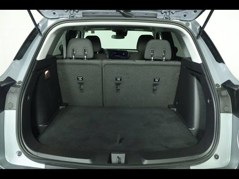 Used 2025 Chevrolet TrailBlazer LT AWD/4WD image 9