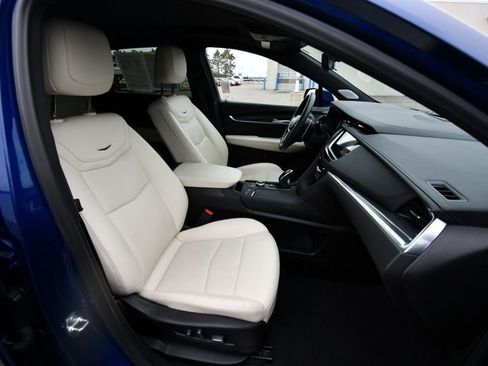 Used 2025 Cadillac XT5 Sportv w/ Technology Package AWD/4WD image 18