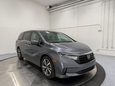 Used 2024 Honda Odyssey Touring image 1