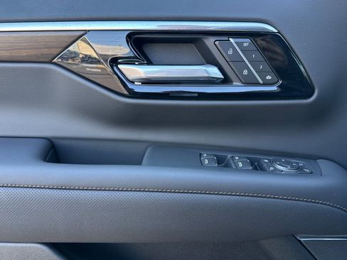 New 2026 Chevrolet Suburban High Country image 10