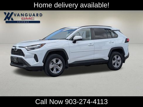 Used 2022 Toyota RAV4 XLE w/ Convenience Package AWD/4WD image 3
