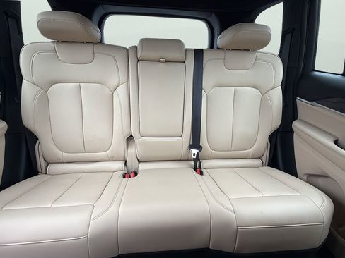 Used 2023 Jeep Grand Cherokee Limited RWD image 25