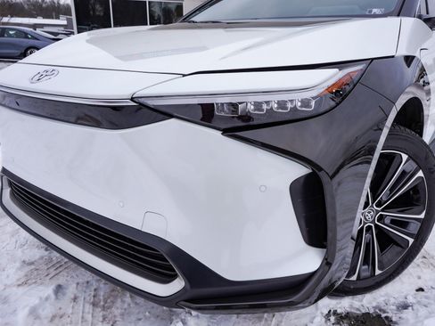 Used 2023 Toyota bZ4X Limited image 45