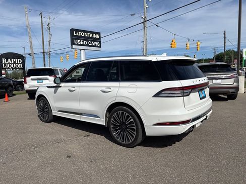 Used 2023 Lincoln Aviator Black Label w/ Class IV Trailer Tow Package AWD/4WD image 3