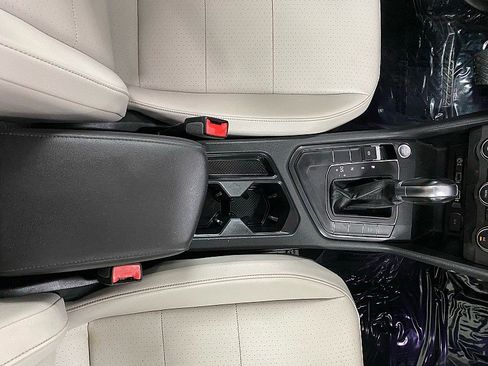 Used 2018 Volkswagen Tiguan SEL image 16