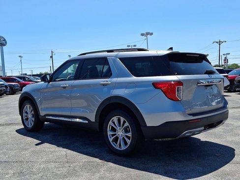 Certified 2023 Ford Explorer XLT w/ Equipment Group 202A AWD/4WD image 4