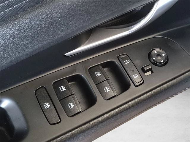Used 2023 Hyundai Elantra Limited FWD image 8