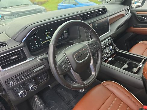 Used 2023 GMC Yukon XL Denali Ultimate image 20