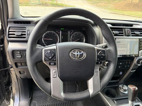Used 2020 Toyota 4Runner Limited image 23