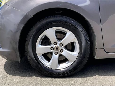 Used 2014 Toyota Sienna LE FWD image 9