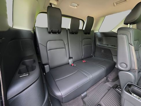 New 2026 Nissan Pathfinder Platinum AWD/4WD image 8