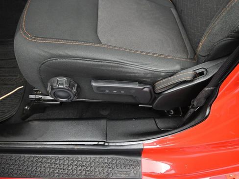 Used 2021 Jeep Gladiator Mojave image 23