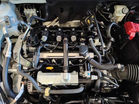 Used 2021 Nissan Kicks SR w/ SR Premium Package image 31