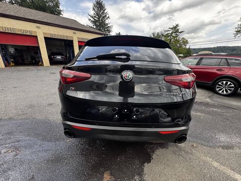 Used 2019 Alfa Romeo Stelvio Sport w/ Quick Order Package 22J Sport AWD/4WD image 8