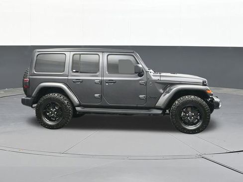 Used 2025 Jeep Wrangler Unlimited Sahara AWD/4WD image 19