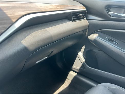 Used 2025 Nissan Altima 2.5 SV FWD image 36
