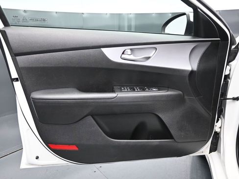 Used 2023 Kia Forte LXS w/ LXS Technology Package FWD image 10