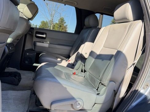 Used 2008 Toyota Sequoia Limited image 31