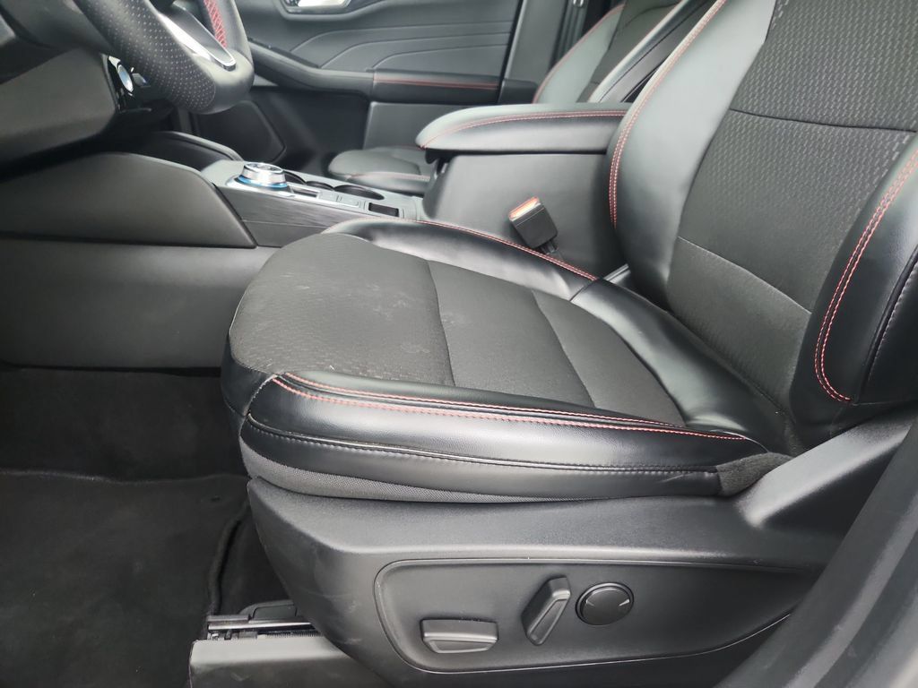 Used 2024 Ford Escape ST-Line w/ Tech Pack #1 AWD/4WD image 22