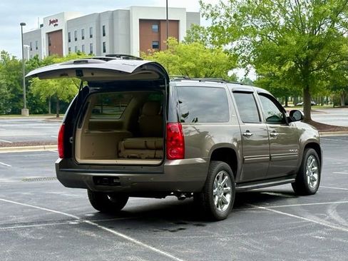 Used 2011 GMC Yukon XL SLT RWD image 18